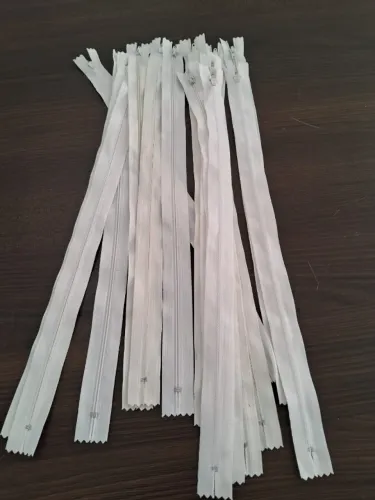 Lote Contendo 17 Zíperes Brancos De 40 Cm