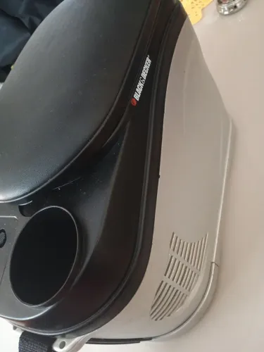 Mini Geladeira Black & Decker para carro