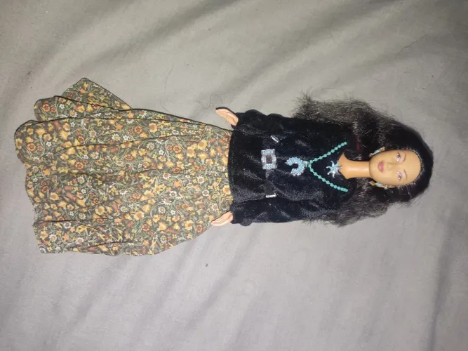 Boneca Barbie Native American