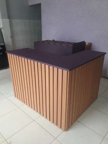 Balcão de atendimento moderno e elegante