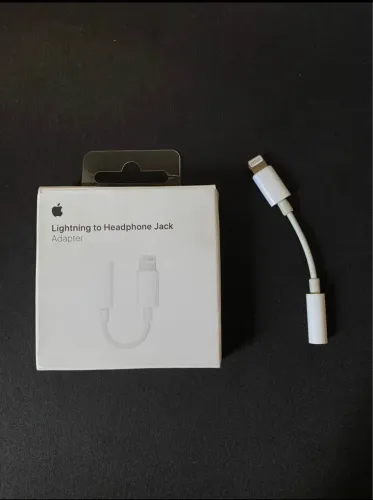 Apple Lightning to Headphone Jack - Original