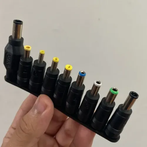 Carregador de notebook universal com 9 conectores - Faço entrega 