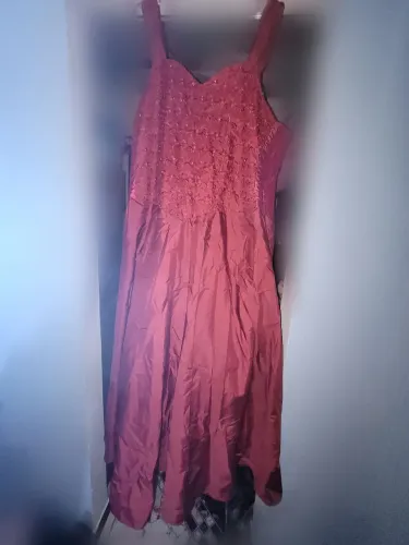 Vestido plus size vinho