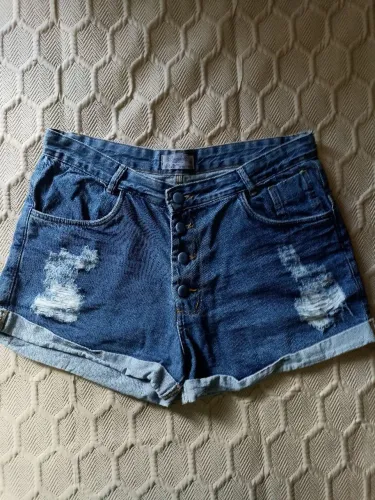 short jeans destroyed tamanho 46