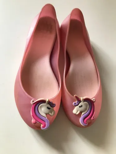 Sapatilha Rosa Da Barbie E Unicórnio