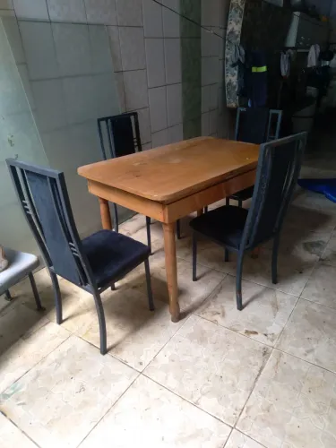 Mesa 4 cadeiras cadeiras metal almofadadas