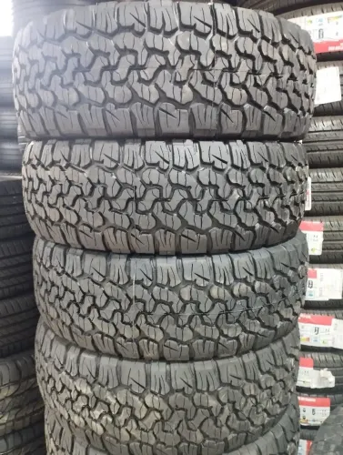Pneus TEKYSTYERE são remold novos 265/70/16 BF 