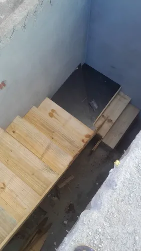 Faço escadas de concreto forma ferragens preço a combinar 