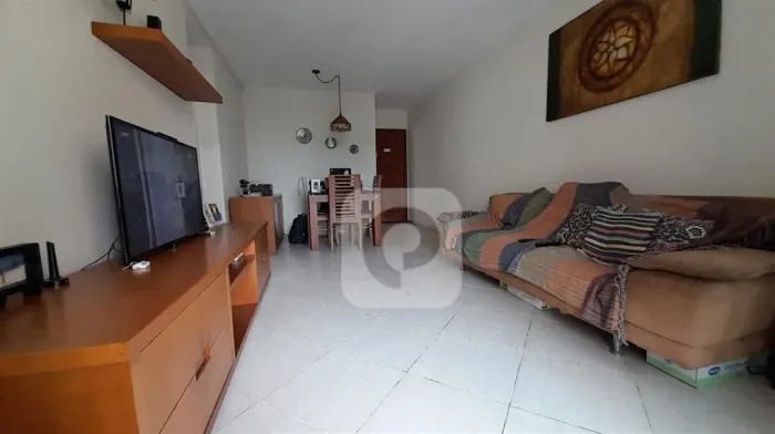 Melhor trecho do Recreio! Apartamento com 2 quartos, sendo 1 suíte, varanda e 2 vagas .