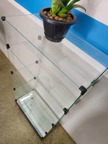 Estante de Vidro Modulado para Loja