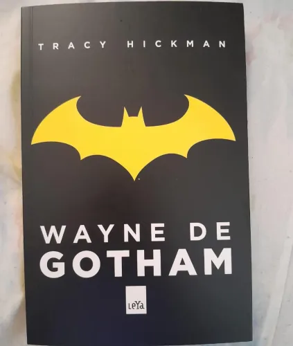 Livro Wayne de Gotham - Tracy Hickman