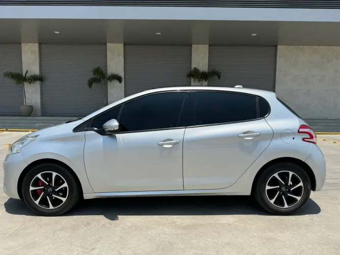 Peugeot 208 Allure 1.5 Flex 8V 5P 2014
