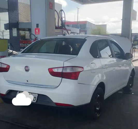 Fiat Grand Siena Tetrafuel 1.4 EVO F. Flex 8V 2013