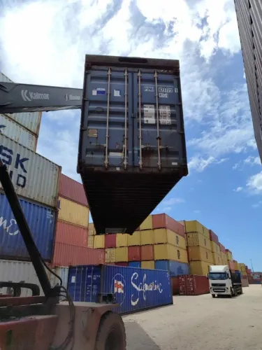 Vendo container
