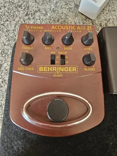 PEDAL BEHRINGER V-TONE ACOUSTIC ADI-21 