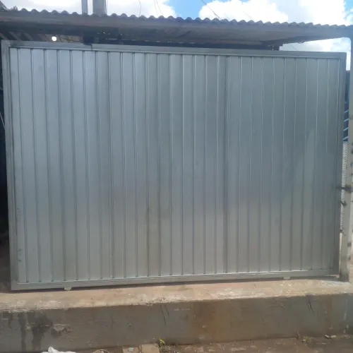 Portão medindo 3 m de largura altura 2,10 todo galvanizado