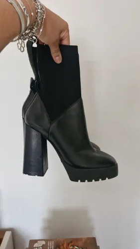 Bota Shutz couro 37