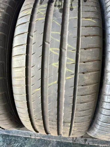 Pneu 255/40/21 Michelin 98 % de vida útil