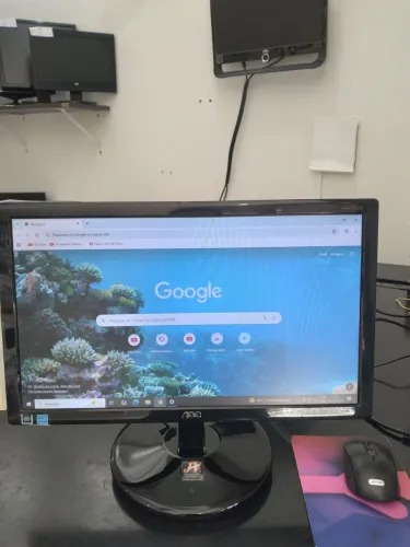 Monitor AOC LED, 19", impecável, com os cabos e garantia 