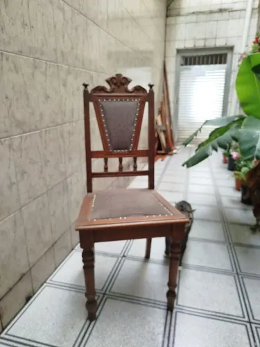 Cadeira clássica antiga