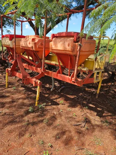 Adubadeira de Três linhas hidráulica de cana