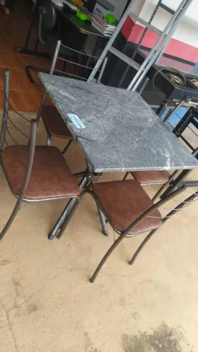 MESA NOVA 4 CADEIRAS 