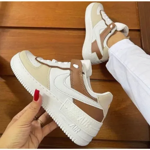 Tênis Nike Tendência (Tamanho 34)