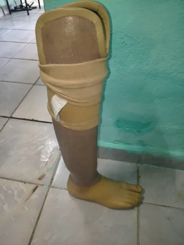 Prótese transtibial