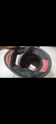 Capacete LS2 vermelho e preto já com intercomunicador