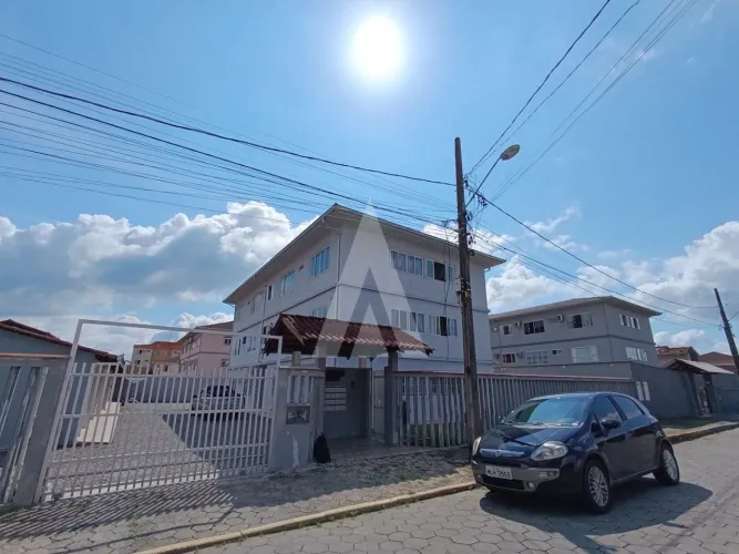 Apartamento localizado no bairro Jardim Iririú, com 2 quartos e 1 vaga de garagem.