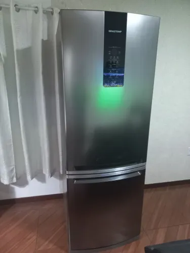 Geladeira inverse com defeito
