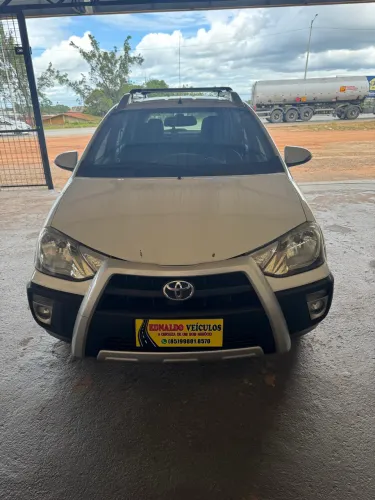 Toyota Etios Cross 1.5 Flex 16V 5P Mec. 2014