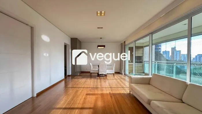 Apartamento de 157m² com 3 suítes para alugar no bairro Cambuí, Campinas/SP