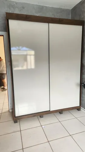 Guarda roupas duas portas de correr