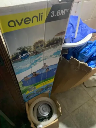 Piscina de 7000 litros com bomba usado uma vez