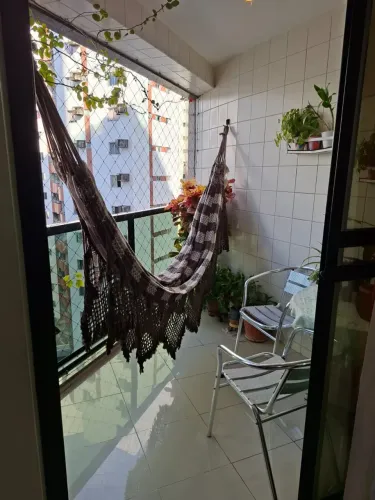 APARTAMENTO AMPLO E PRÓXIMO À PRAIA - 3 QTS COM 2 SUÍTES
