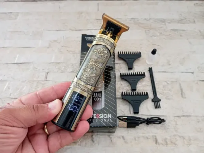 Maquina Cortar Cabelo T9 com Display Digital