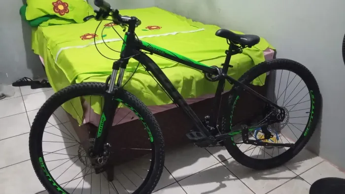 Bike semi nova