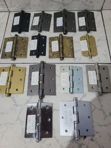 ?Mostruário de Dobradiças Diversas para Portas, Móveis e Portões (Lote com 15 Unidades)