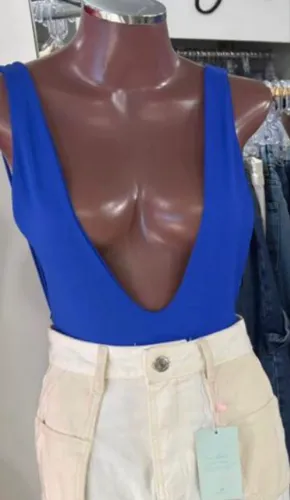 body azul com decote