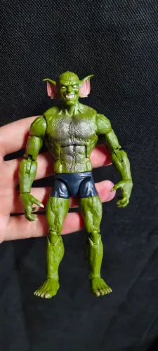 Boneco chacal Spider Man legends