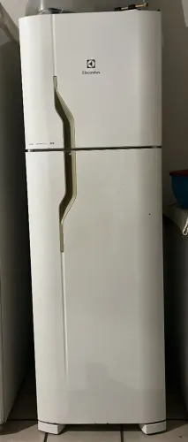 Geladeira Eletrolux 261Lts