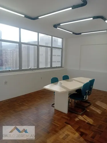 Sala comercial para locação no Centro de Florianópolis, 91,74m², por R$1400. Oportunidade 