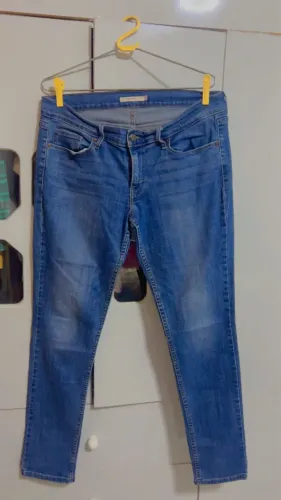 Calça vintag jeans da marca Levi's, tamanho W29 L32 original (tam 36/38 Brasil) 