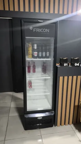     Freezer Vertical Fricon com Porta de Vidro