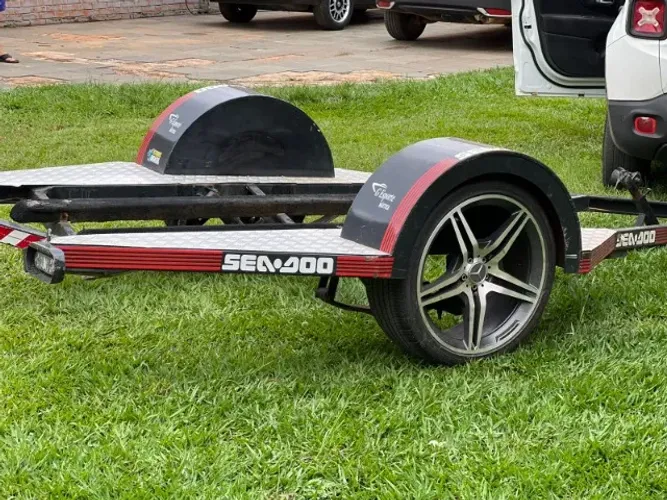 Sea-Doo carretinha para jet ski - reboque náutico - Rodas Aro 20 Mercedes + Chapa Alumínio