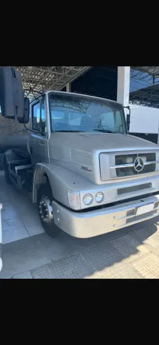 CAMINHÃO MERCEDES 1318/ANO 2011/COM TANQUE PIPA DE 10.000 litros 