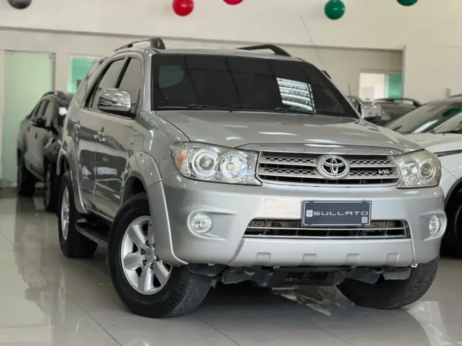 Toyota Hilux SW4 SRV 4X4 4.0 V6 24V Aut. 2011
