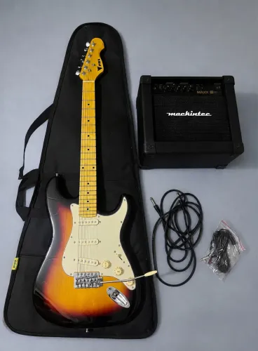 Guitarra, amplificador, capa e cabos.