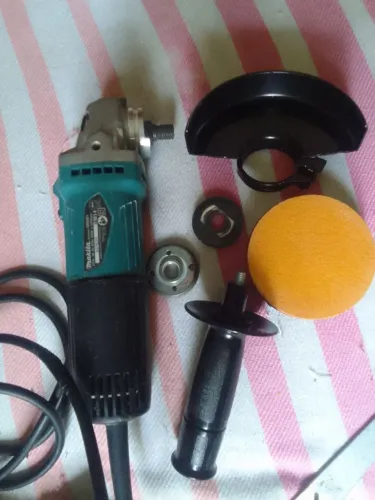 Vendo lixadeira makita nova